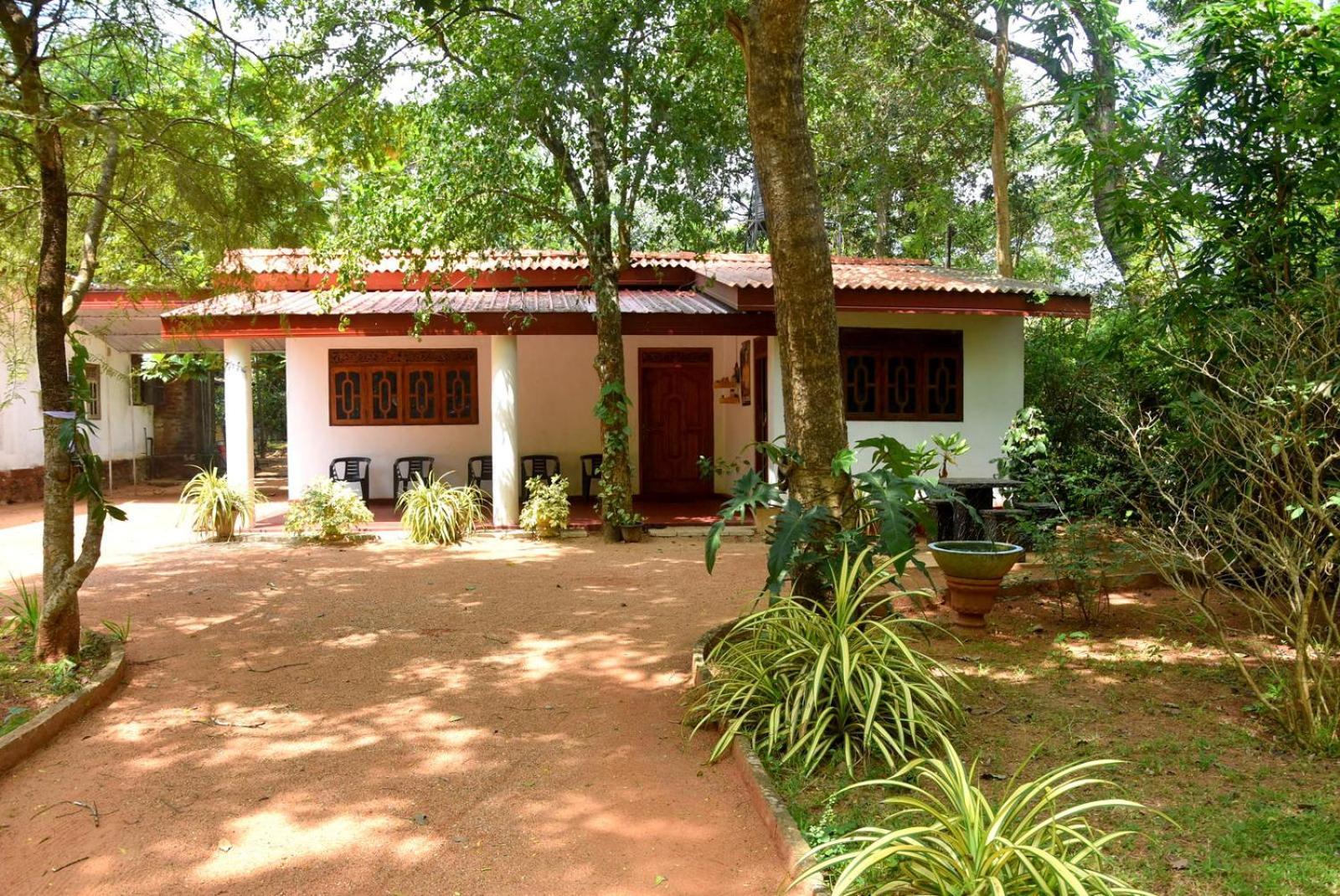 Senasuma Holiday Bungalow Anuradhapura Eksteriør bilde